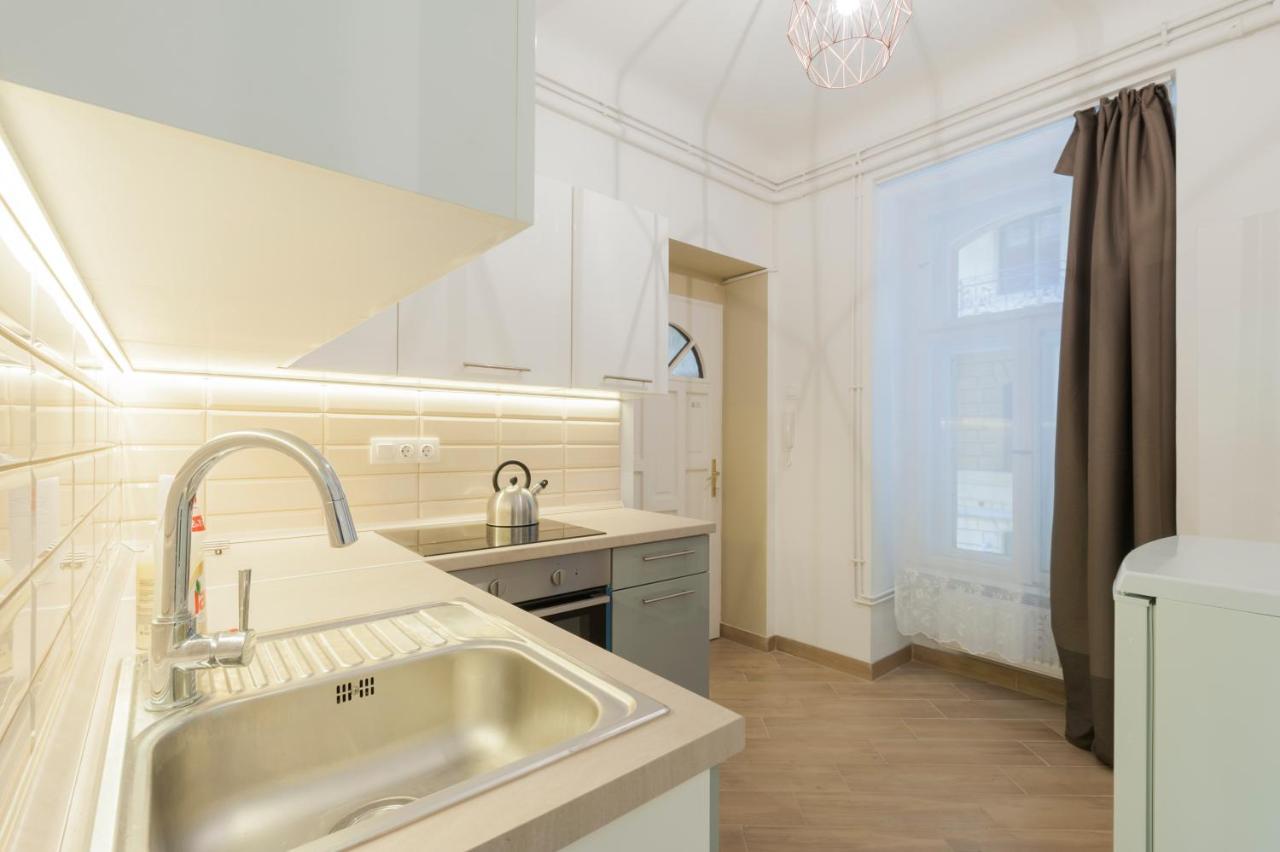 Central Seven Erzsebet Krt Budapešť Exteriér fotografie